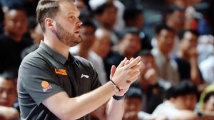 CBA常规赛上海久事不敌山西汾酒